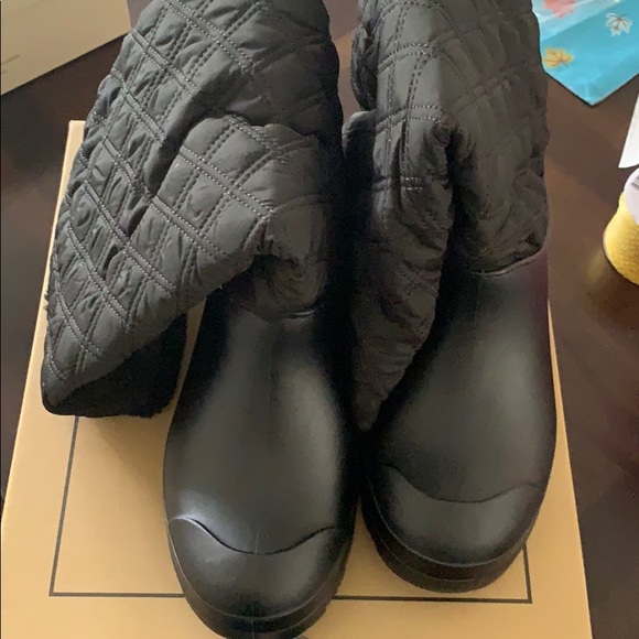 dirty laundry duck boots